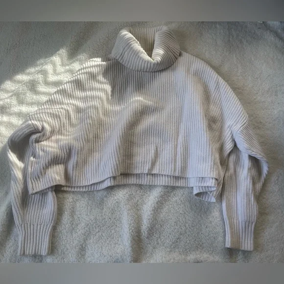 Hollister Ribbed White Turtleneck Sweater Size M - Picture 8 of 8